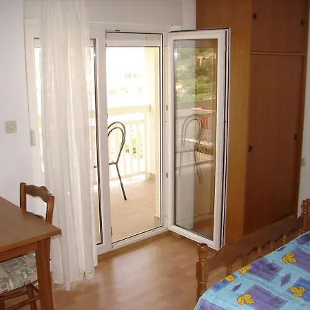 Apartments Mara Trogir Exterior photo